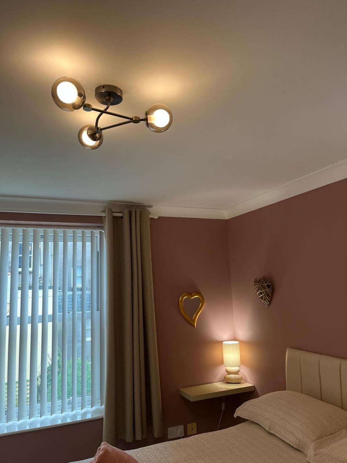 Honey Cottage Tenby Exterior photo